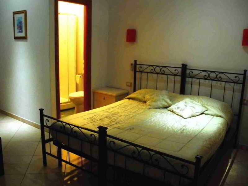 Dandi Domus Affittacamere 2*